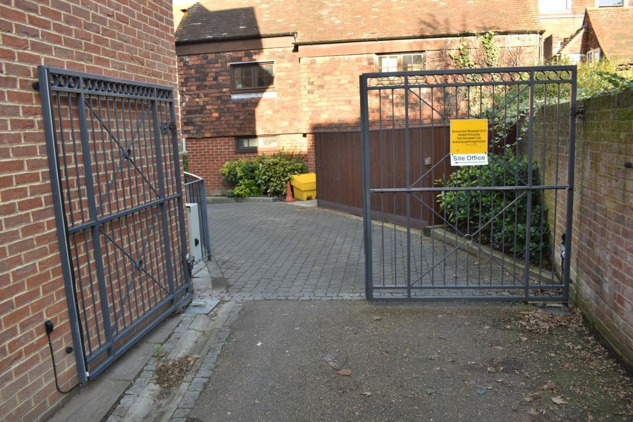Super Funky Spire View Cottage - Free Gated Parking - Ultra Wifi Canterbury Exterior foto